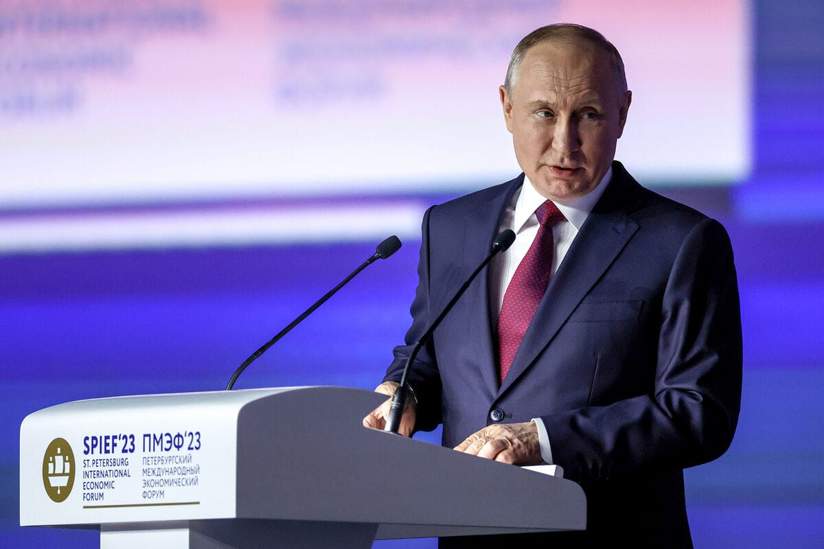 Путин заявил, что Россия доставила в Беларусь первые тактические ядерные заряды