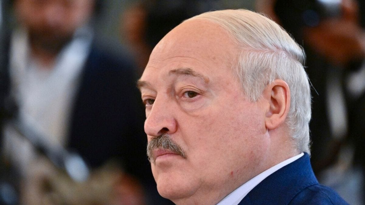 «Лукашенко отпускает политзаключенных, заигрывая с Западом, но тут же арестовывает новых. Репрессии усилились до уровня 2020 года» — Латушко