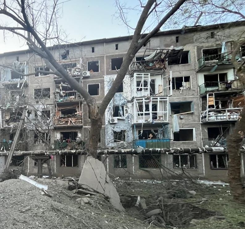 Последствия удара авиабомбами по Константиновке