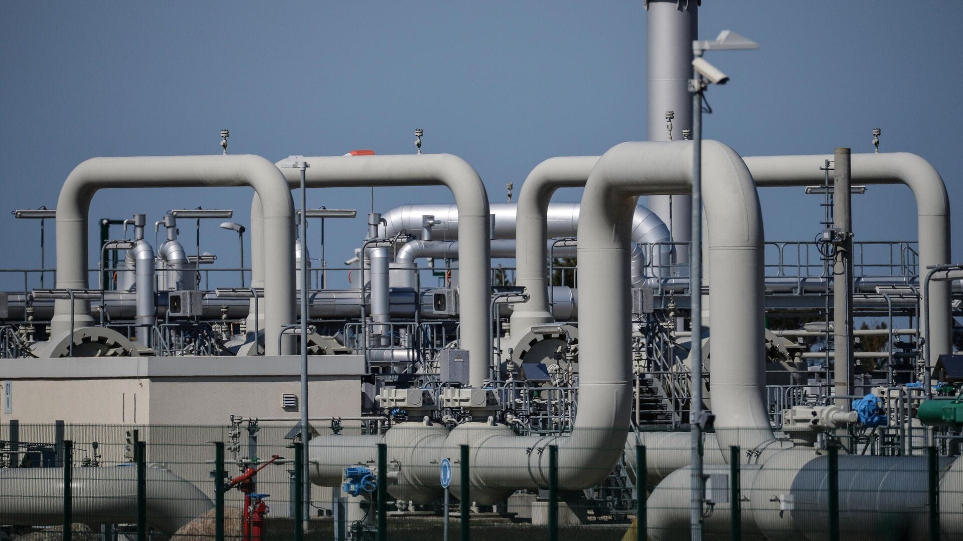 Кремль будет держать поставки газа в Европу на минимуме, пока Евросоюз не отменит санкции — Bloomberg